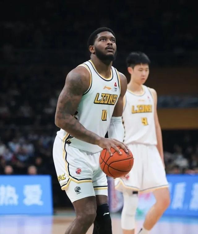 内蒙古男篮迎战史上大考，外援球员备受期待的简单介绍