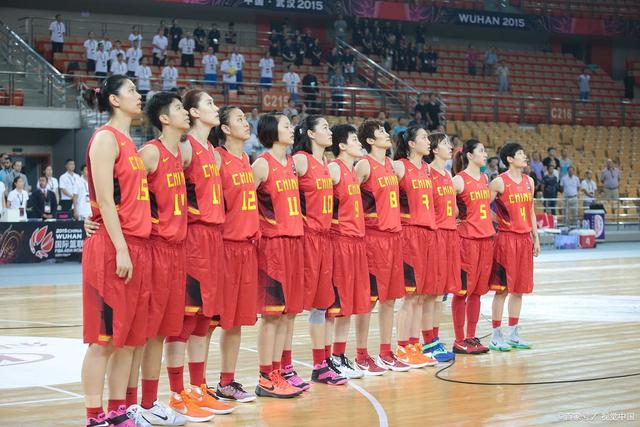 传奇巨星再次登顶，震撼全球篮坛